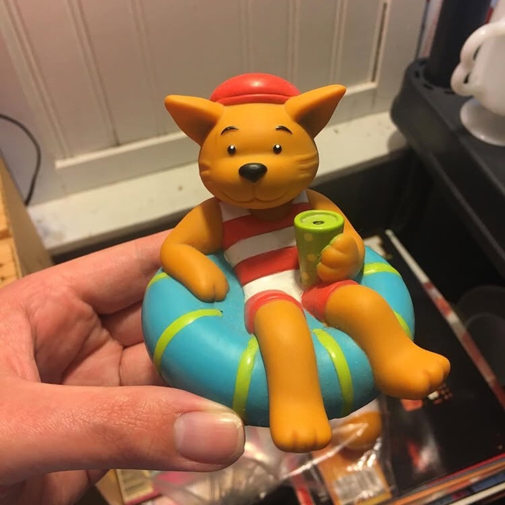 Silly splishy splash toy